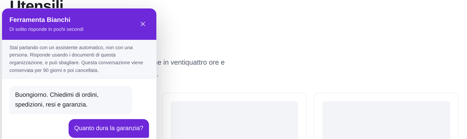 Das Chatfenster auf einer Website, mit dem KI-Hinweis über der ersten Nachricht